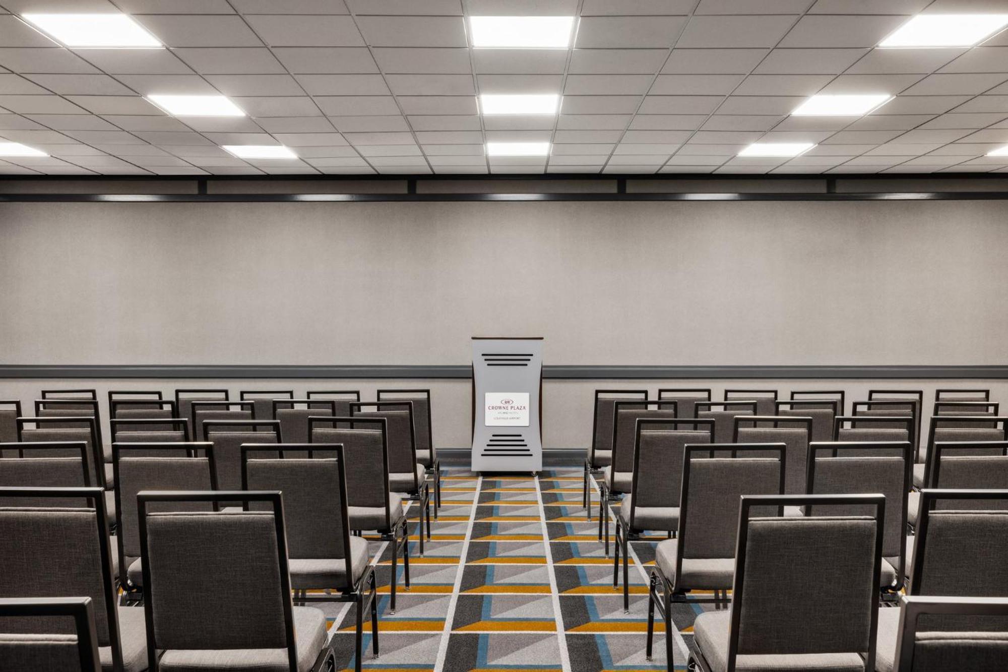 Crowne Plaza Louisville Airport Expo Ctr By Ihg Buitenkant foto