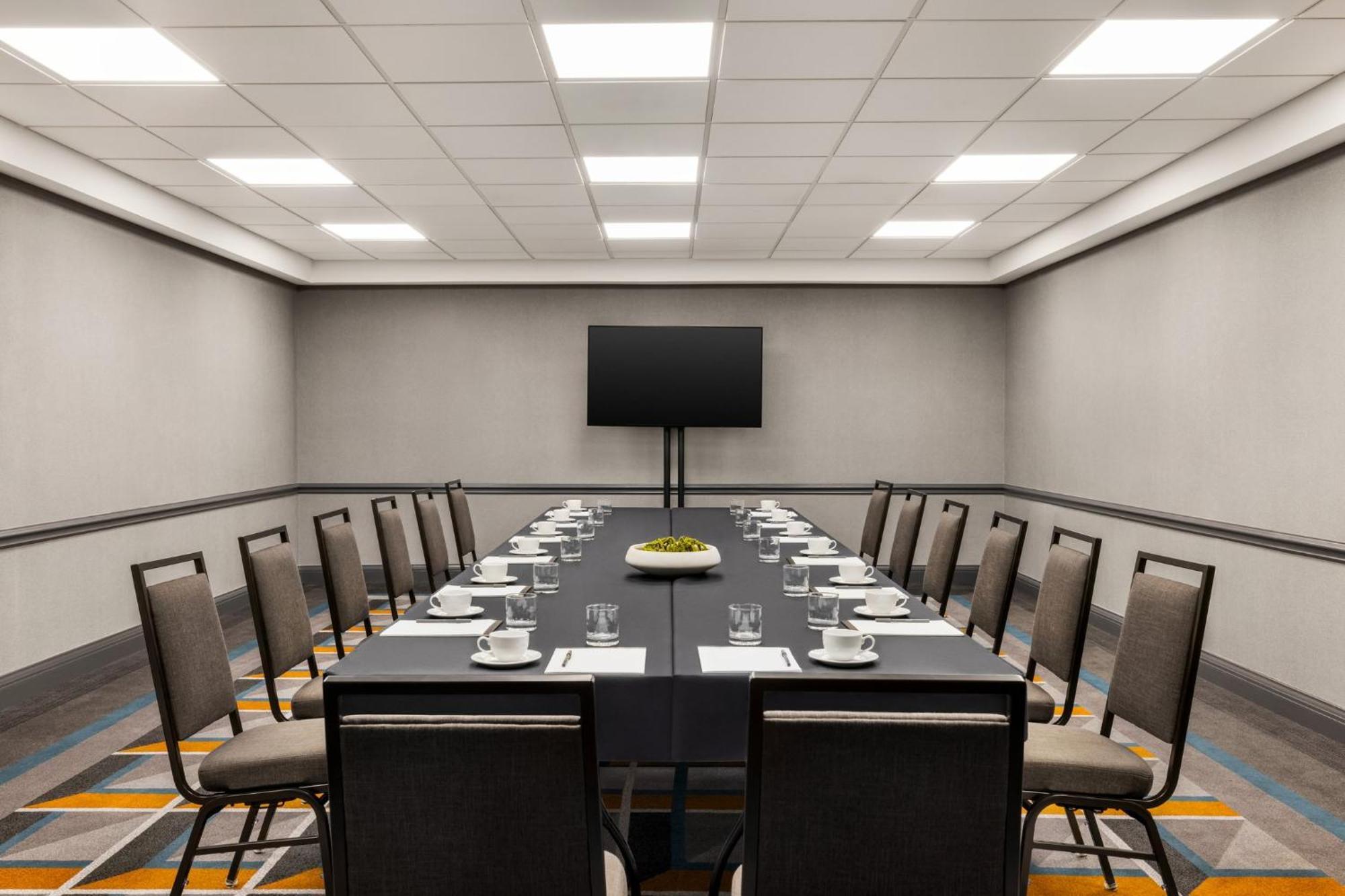 Crowne Plaza Louisville Airport Expo Ctr By Ihg Buitenkant foto