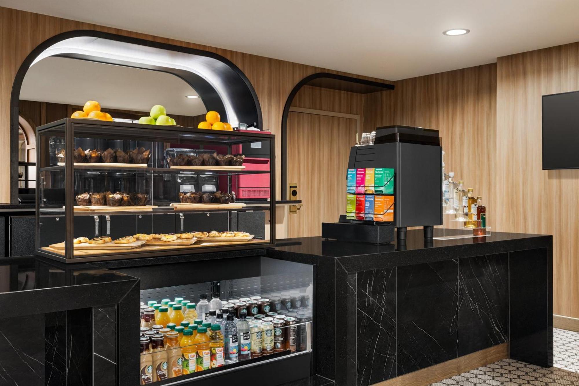 Crowne Plaza Louisville Airport Expo Ctr By Ihg Buitenkant foto