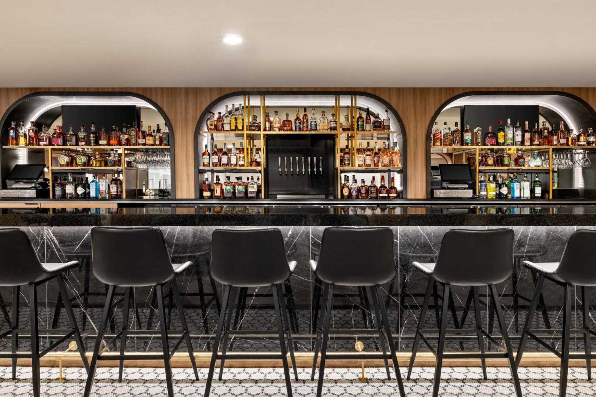 Crowne Plaza Louisville Airport Expo Ctr By Ihg Buitenkant foto