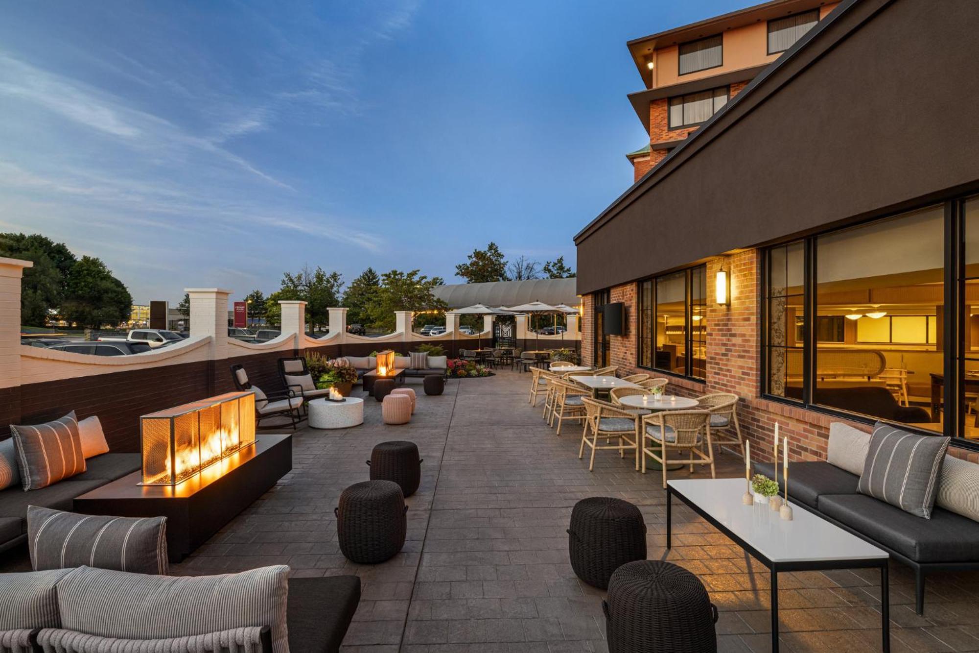 Crowne Plaza Louisville Airport Expo Ctr By Ihg Buitenkant foto